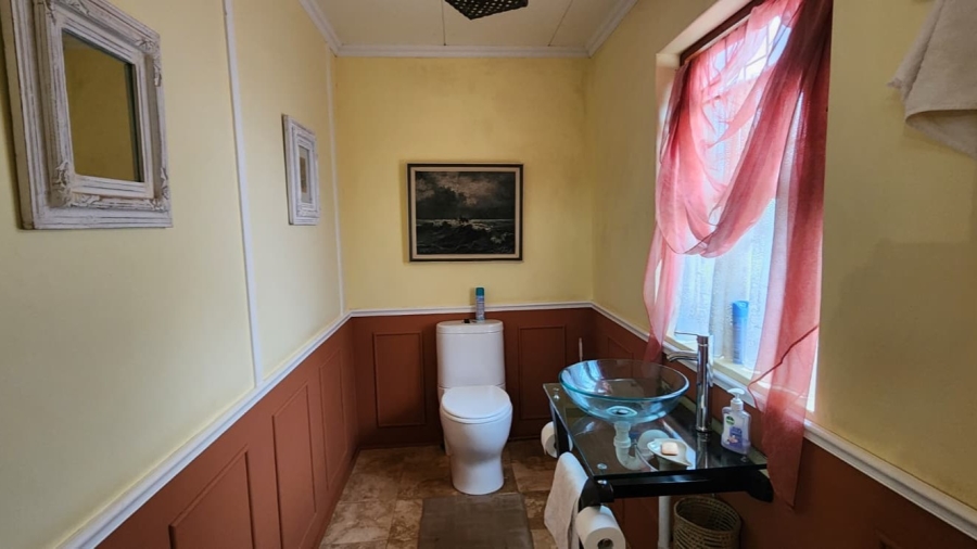 6 Bedroom Property for Sale in Napier Western Cape